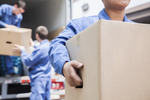 Planning home moves in Watford with local streets and moving boxes