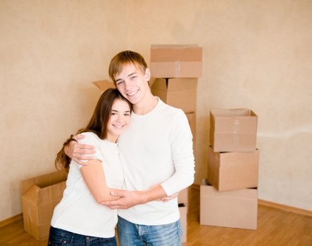 Decluttering and sorting items before home moves in Watford