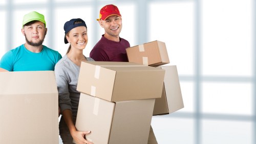 Local flat removals service supporting a Watford apartment move
