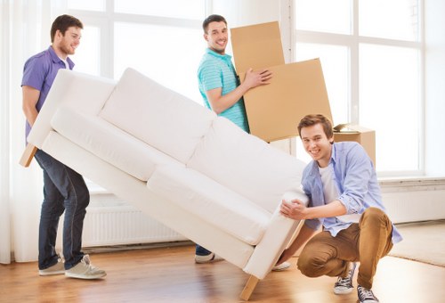 Removal vehicle loaded safely with secured items